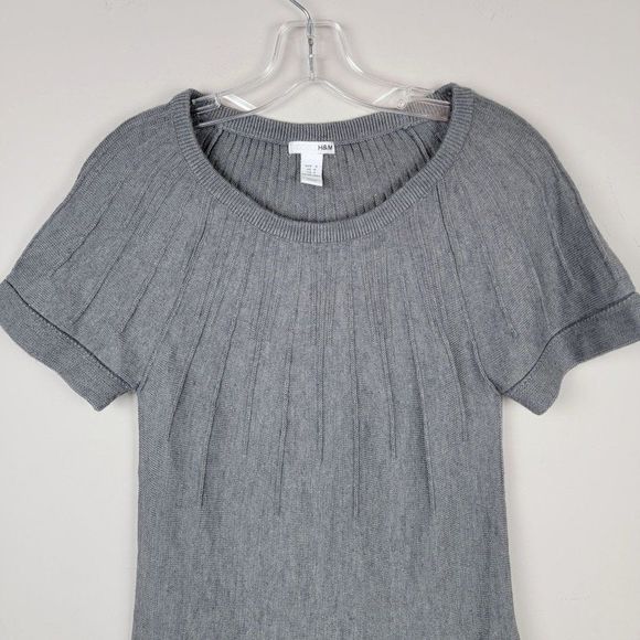 H & M Grey Crew Neck Short Sleeves Acrylic Wool Pullover Sweater Size S - Picture 3 of 8